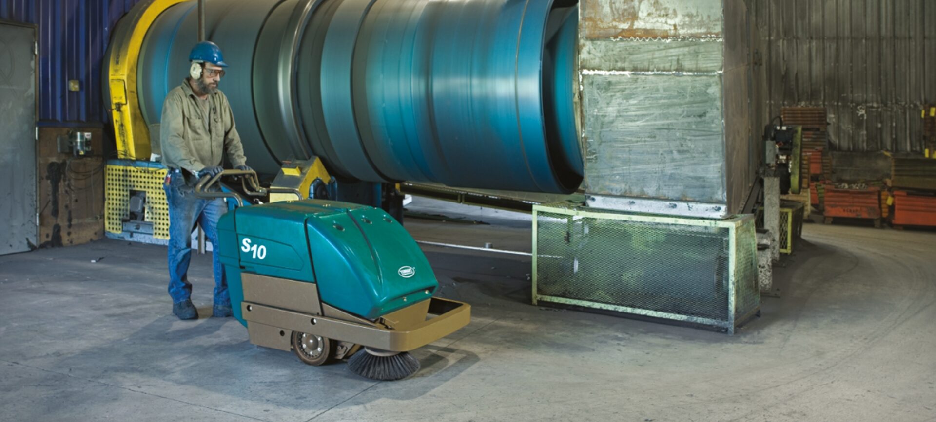 vegen-of-schrobben-bedrijfsvloer-valkro-s10-industrie-vegen